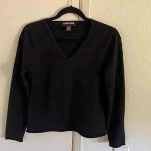 Kirkland Signature 100% Cashmere V Neck Ling Sleeves Sweater size M